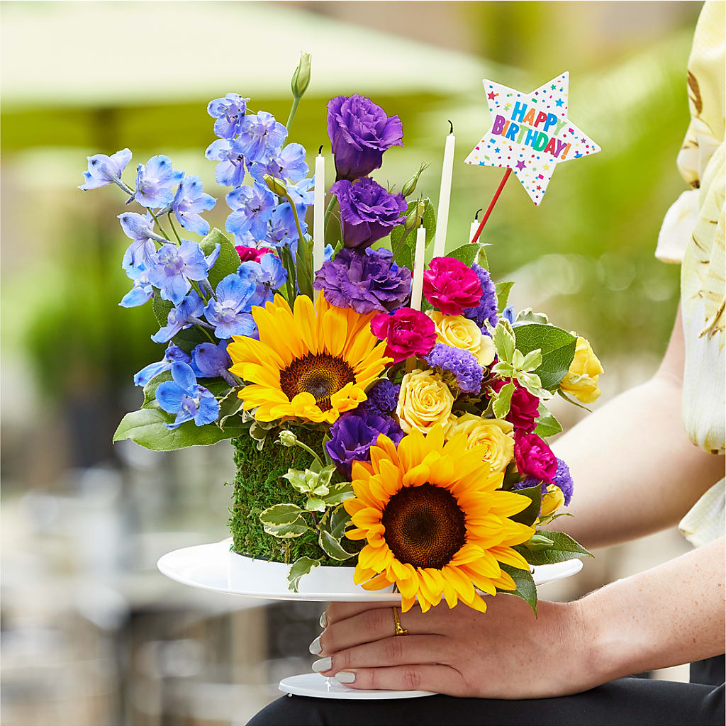 Star of the Day Floral Cake – The Bloom Centre, Houston TX